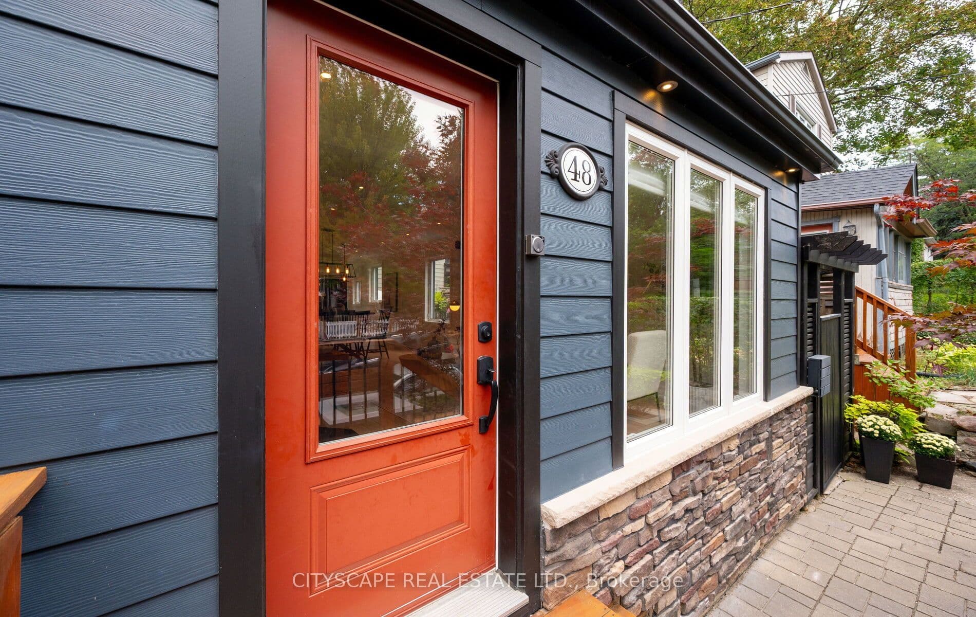 48 Golfview Avenue, Toronto, ON M4E 2K1