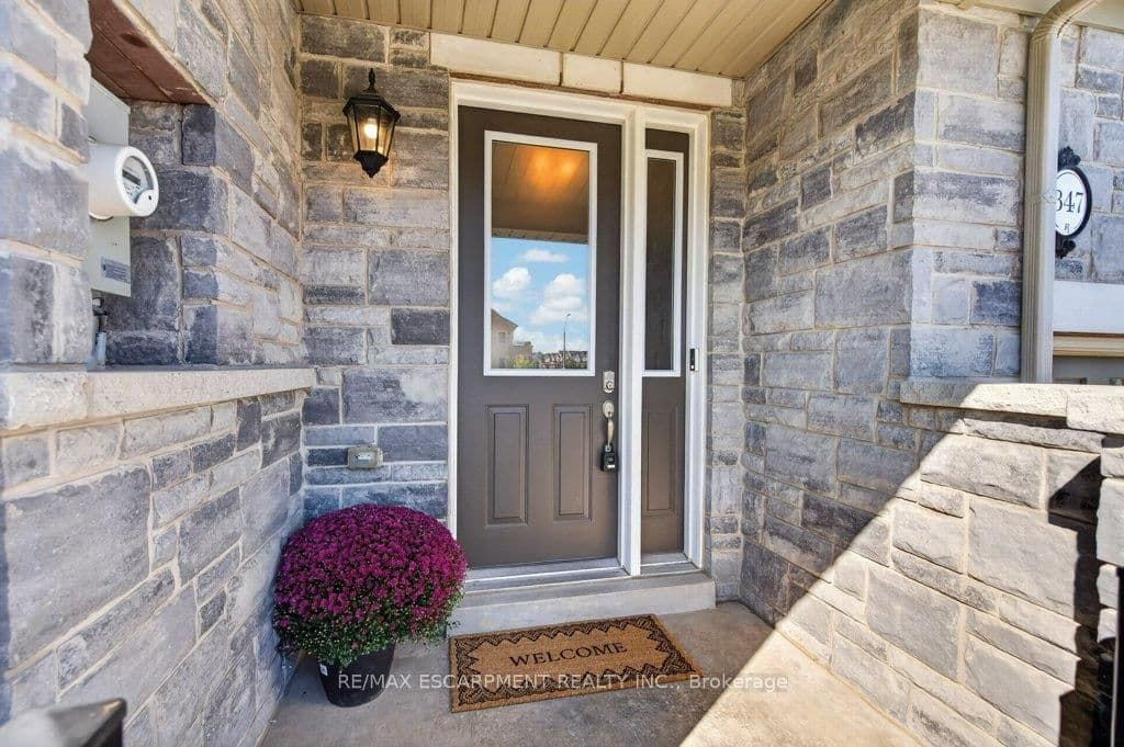 347 Raymond Road, Hamilton, ON L9K 0J8