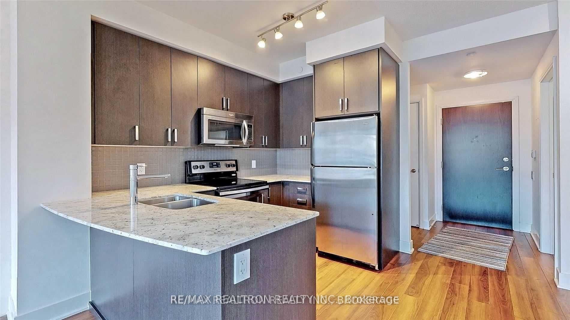 7608 Yonge Street 403, Vaughan, ON L4J 0J5