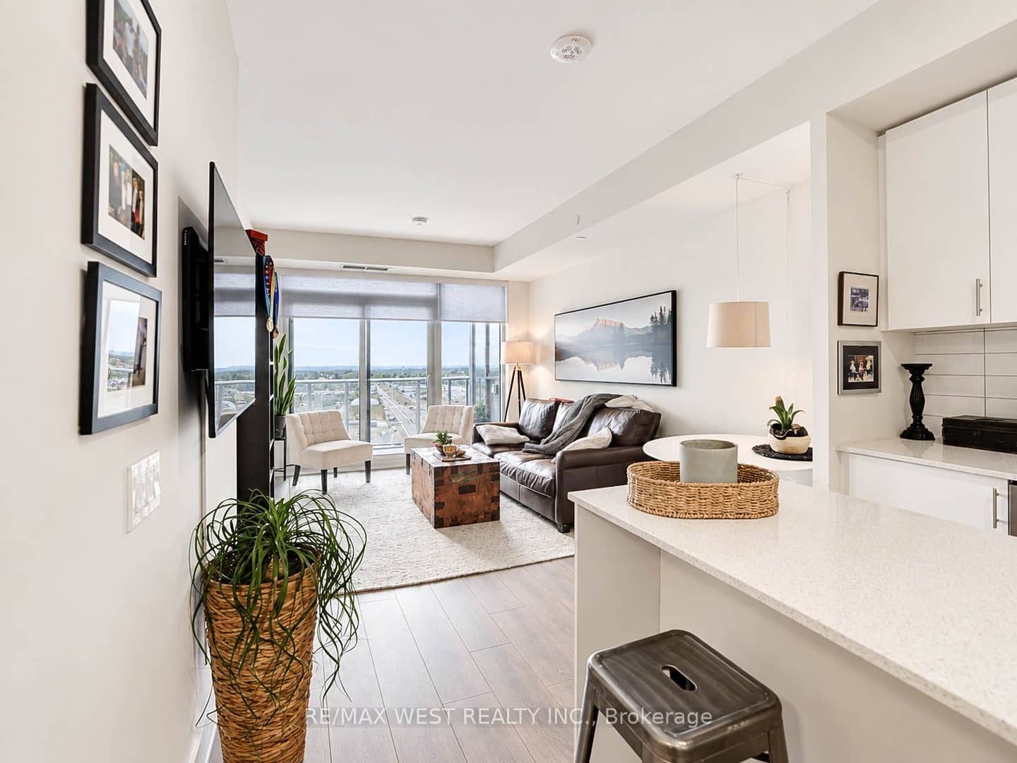 9000 Jane Street 1019, Vaughan, ON L4K 0M6