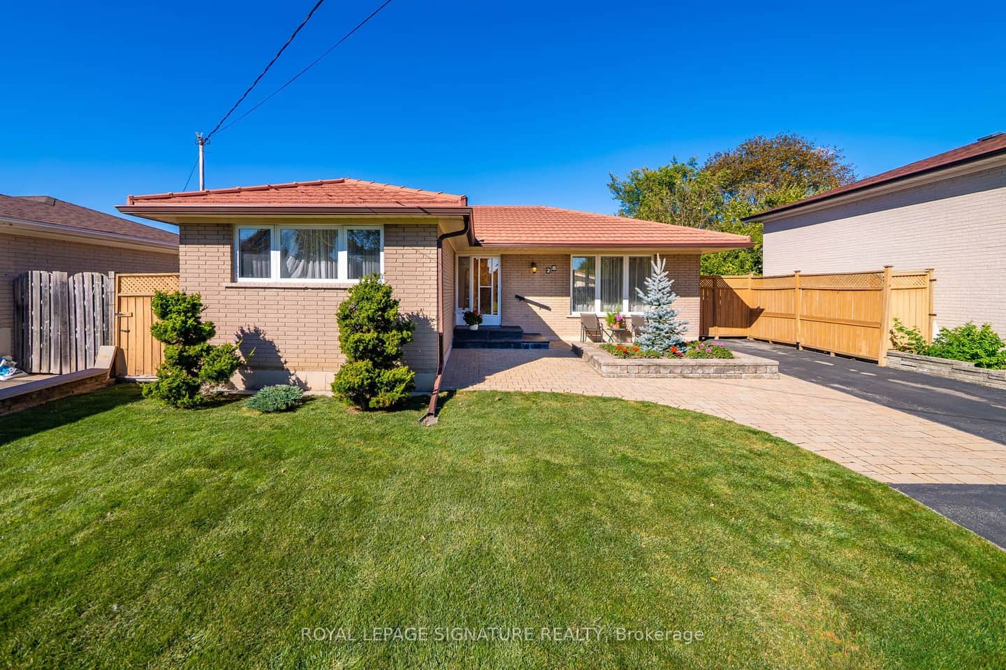 28 Candlewood Crescent, Toronto, ON M3J 1G8