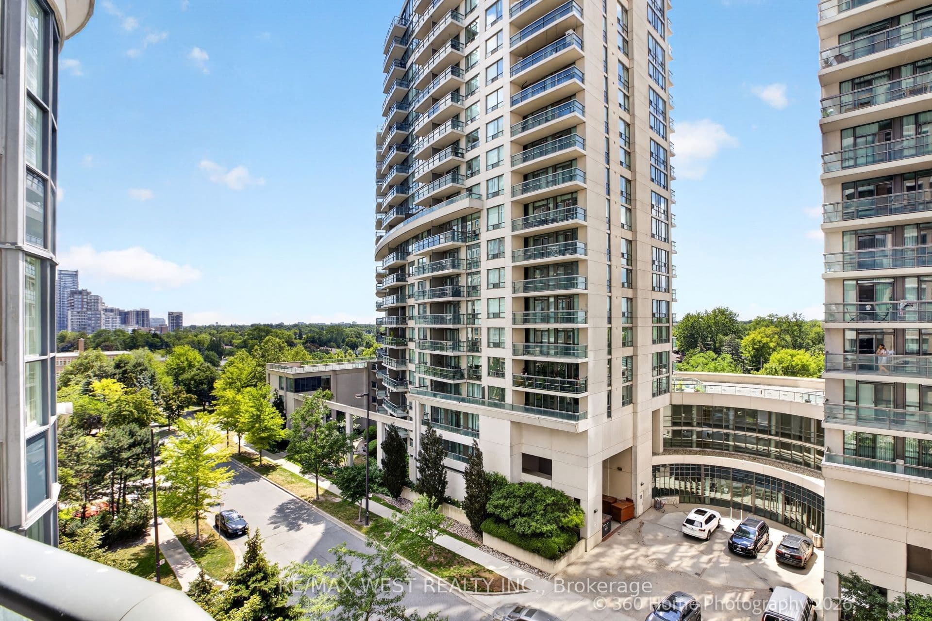 7 Lorraine Drive 706, Toronto, ON M2N 7H2