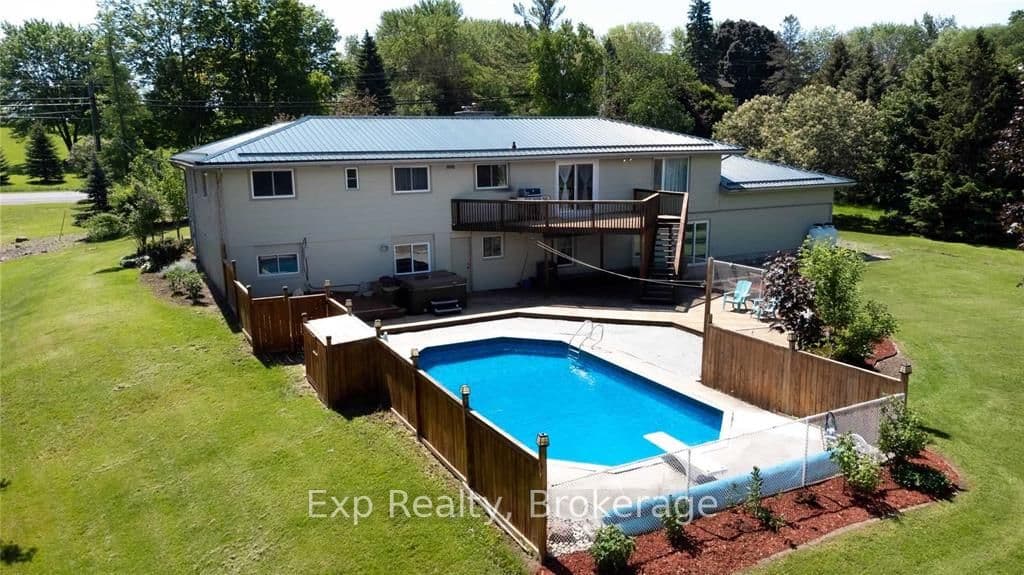 267 County Road 28, Prince Edward County, ON K8N 4Z7