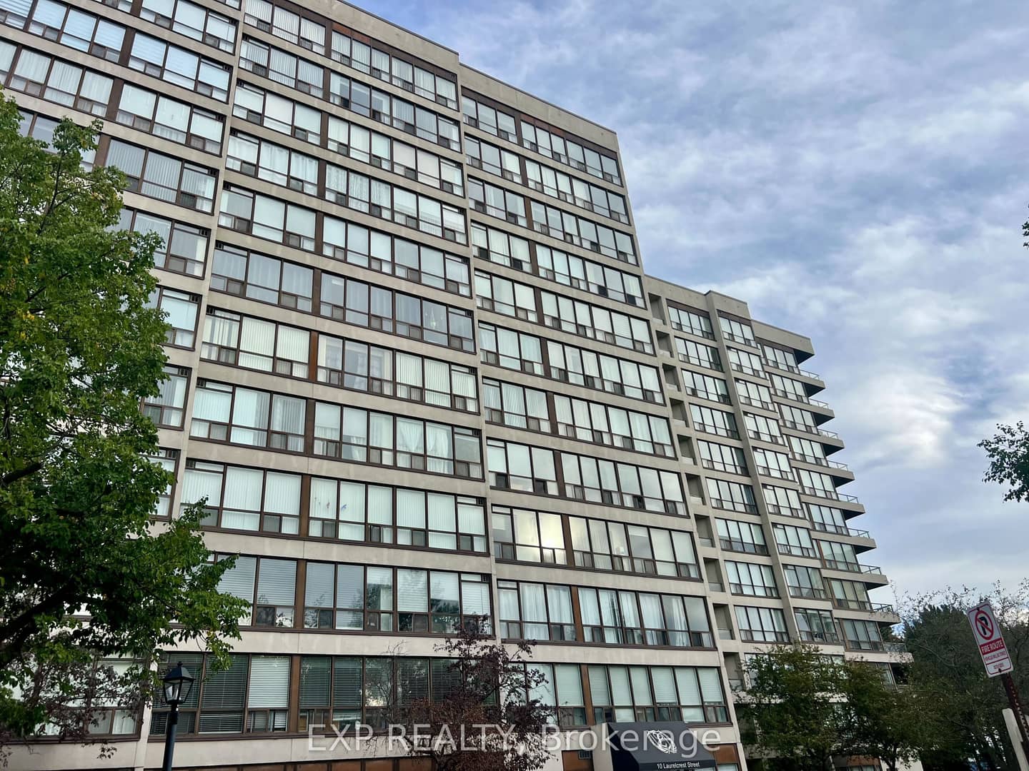 10 Laurelcrest Street 412, Brampton, ON L6S 5Y3