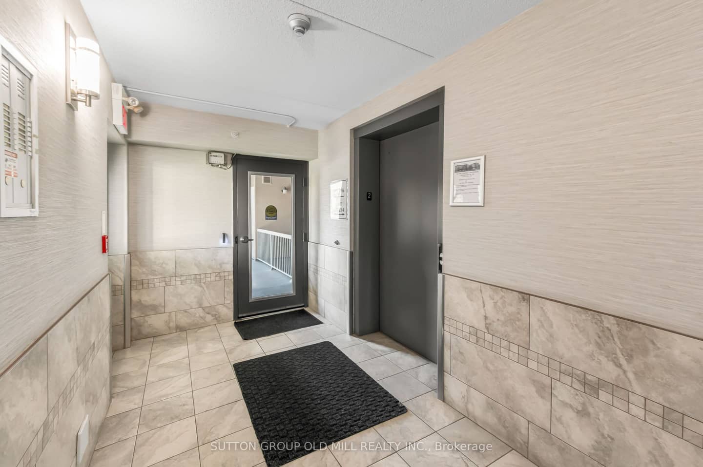 1470 Bishops Gate 208, Oakville, ON L6M 4N2