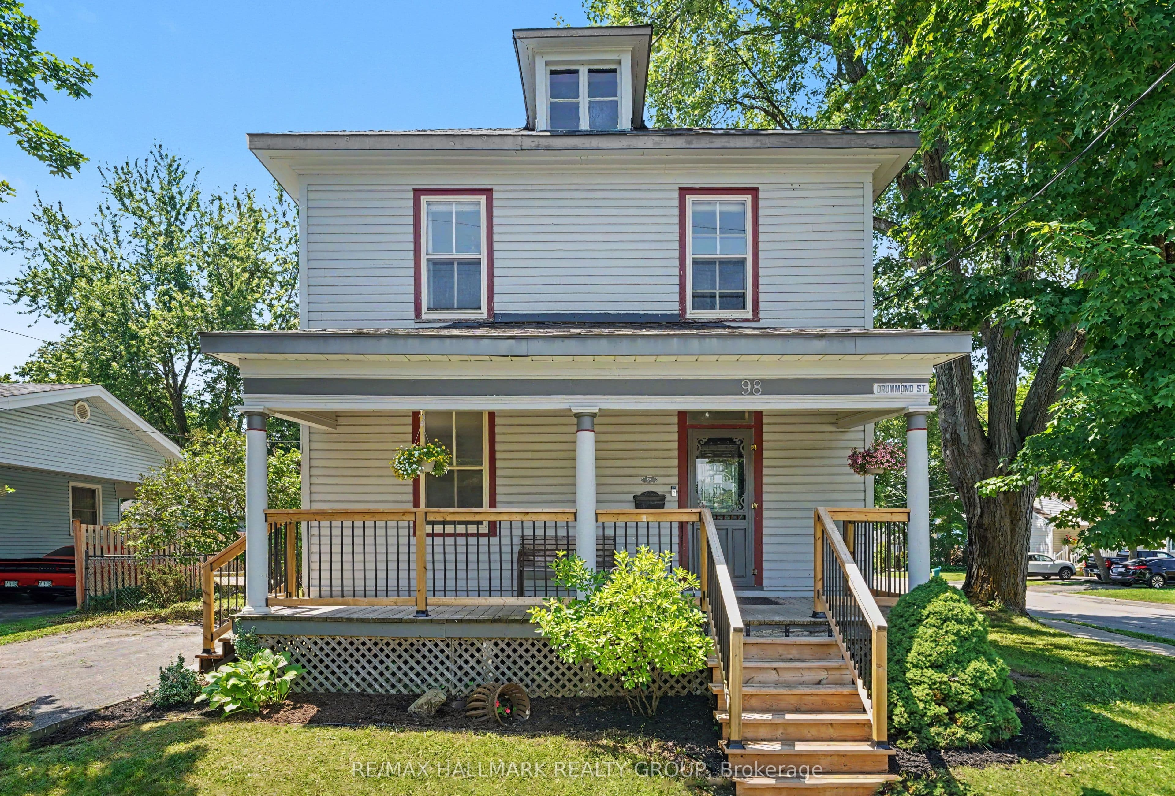 98 Drummond Street E, Perth, ON K7H 1H1