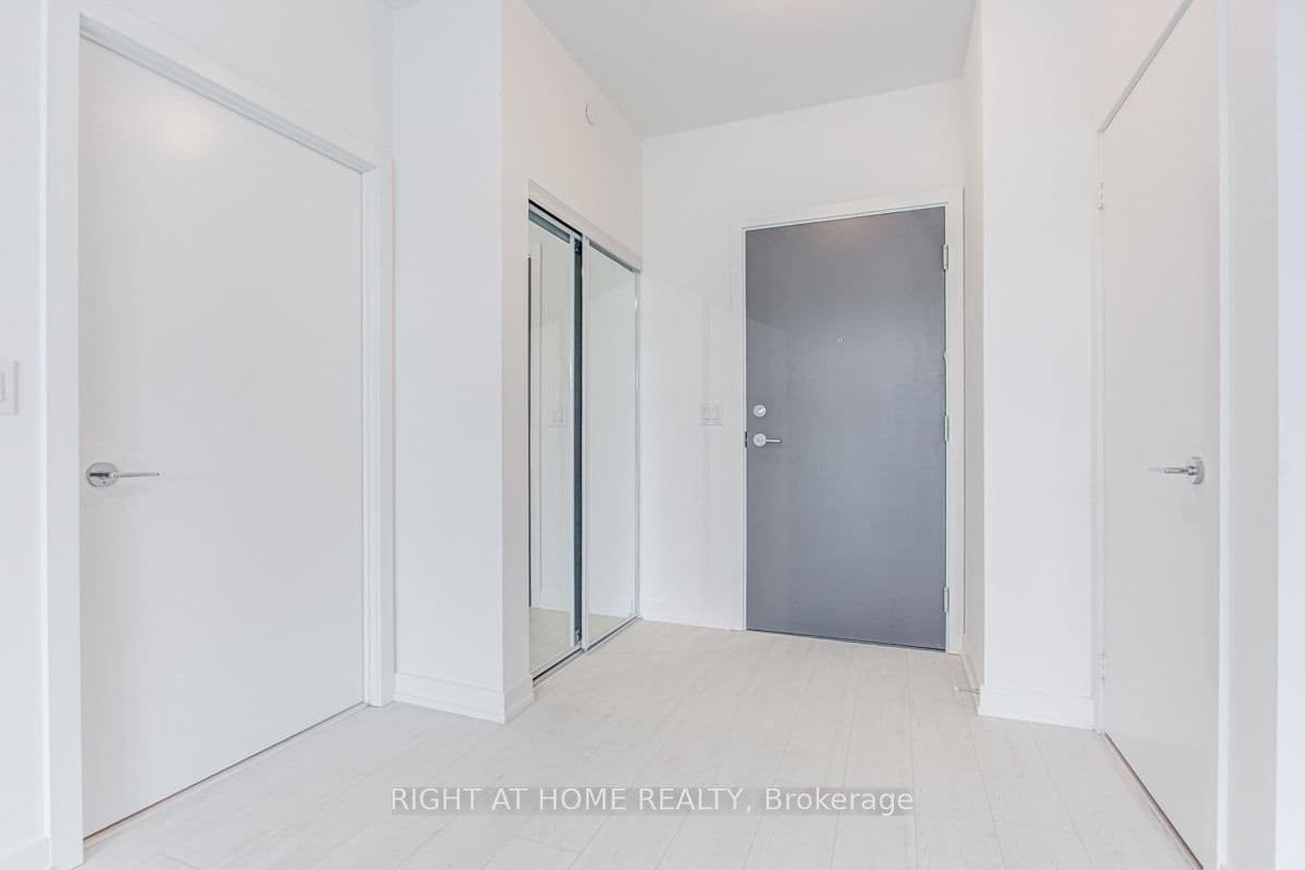 10 De Boers Drive 403, Toronto, ON M3J 0L6