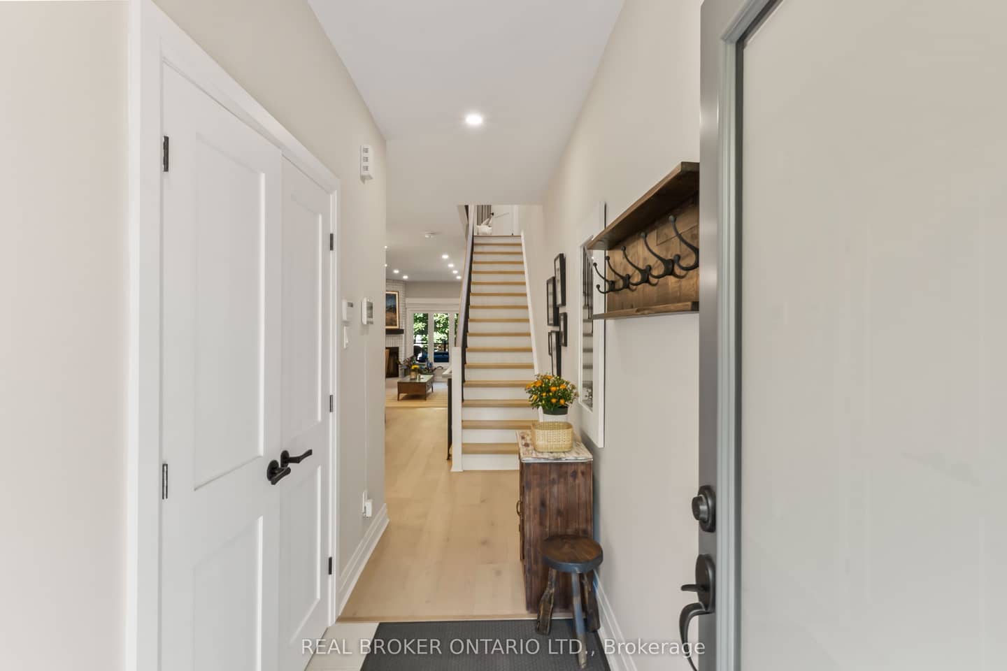 12 St. James Court, Toronto, ON M4X 1X4