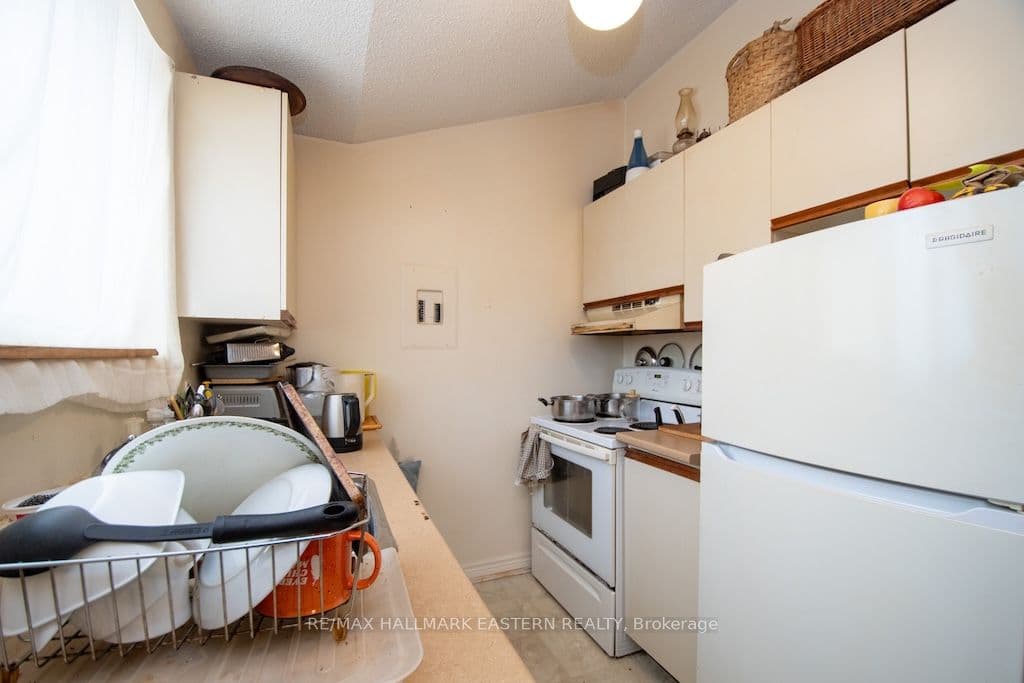 11 Argyle Street, Peterborough, ON K9H 7M2