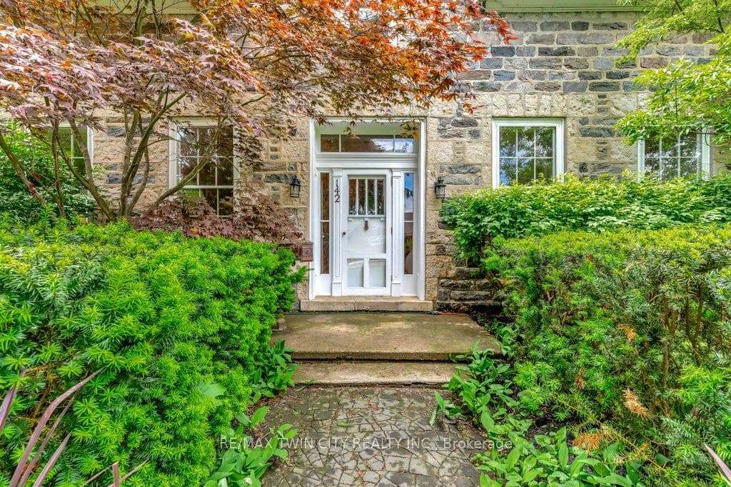 142 GLENMORRIS Street, Cambridge, ON N1S 2Z5