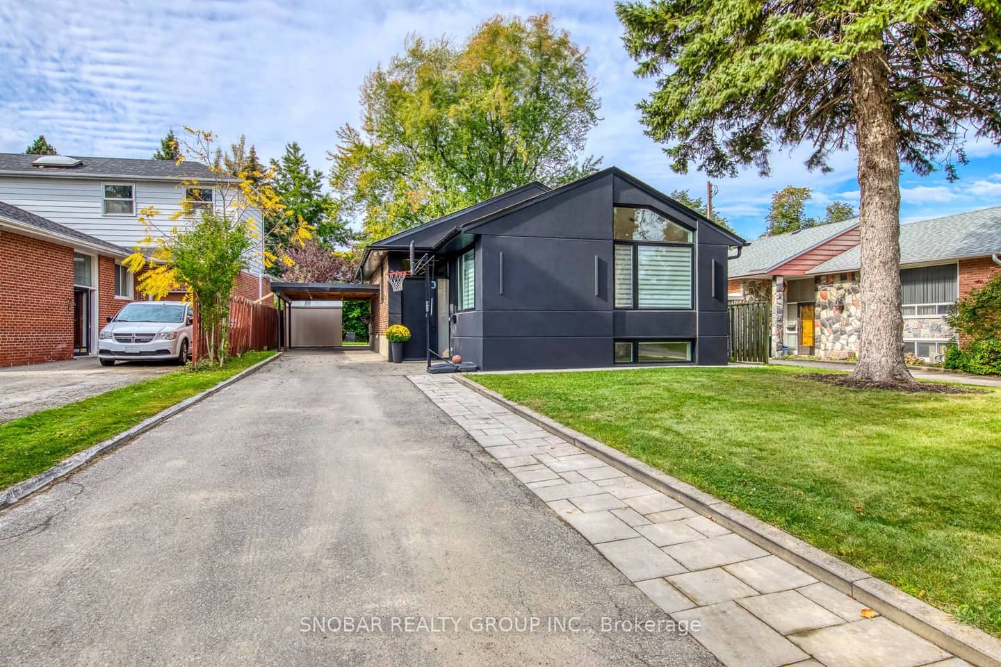 23 Mitre Place, Toronto, ON M9R 3C5
