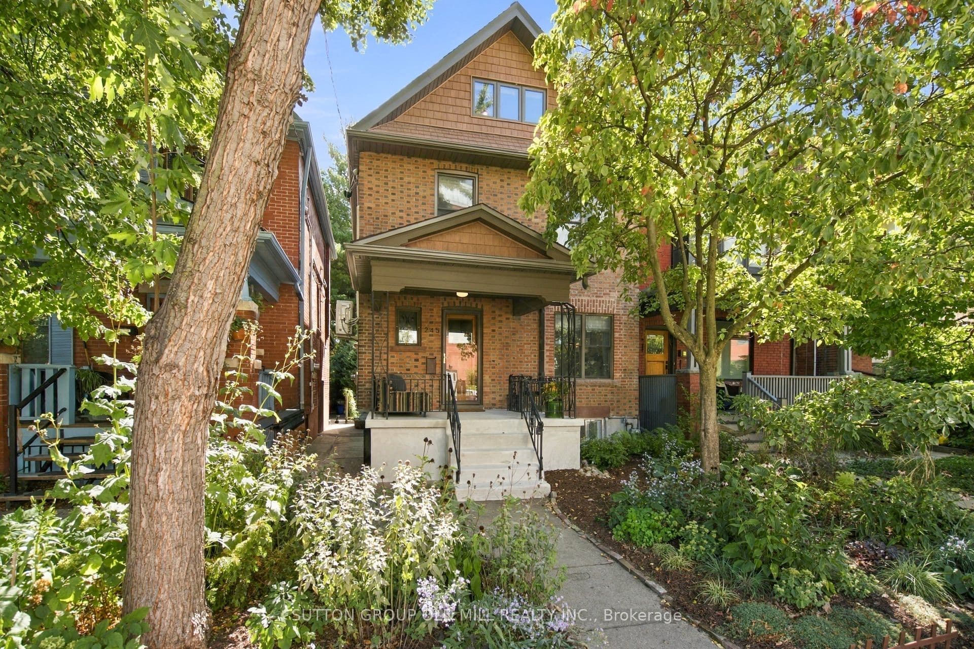 245 St Johns Road, Toronto, ON M6P 1V3