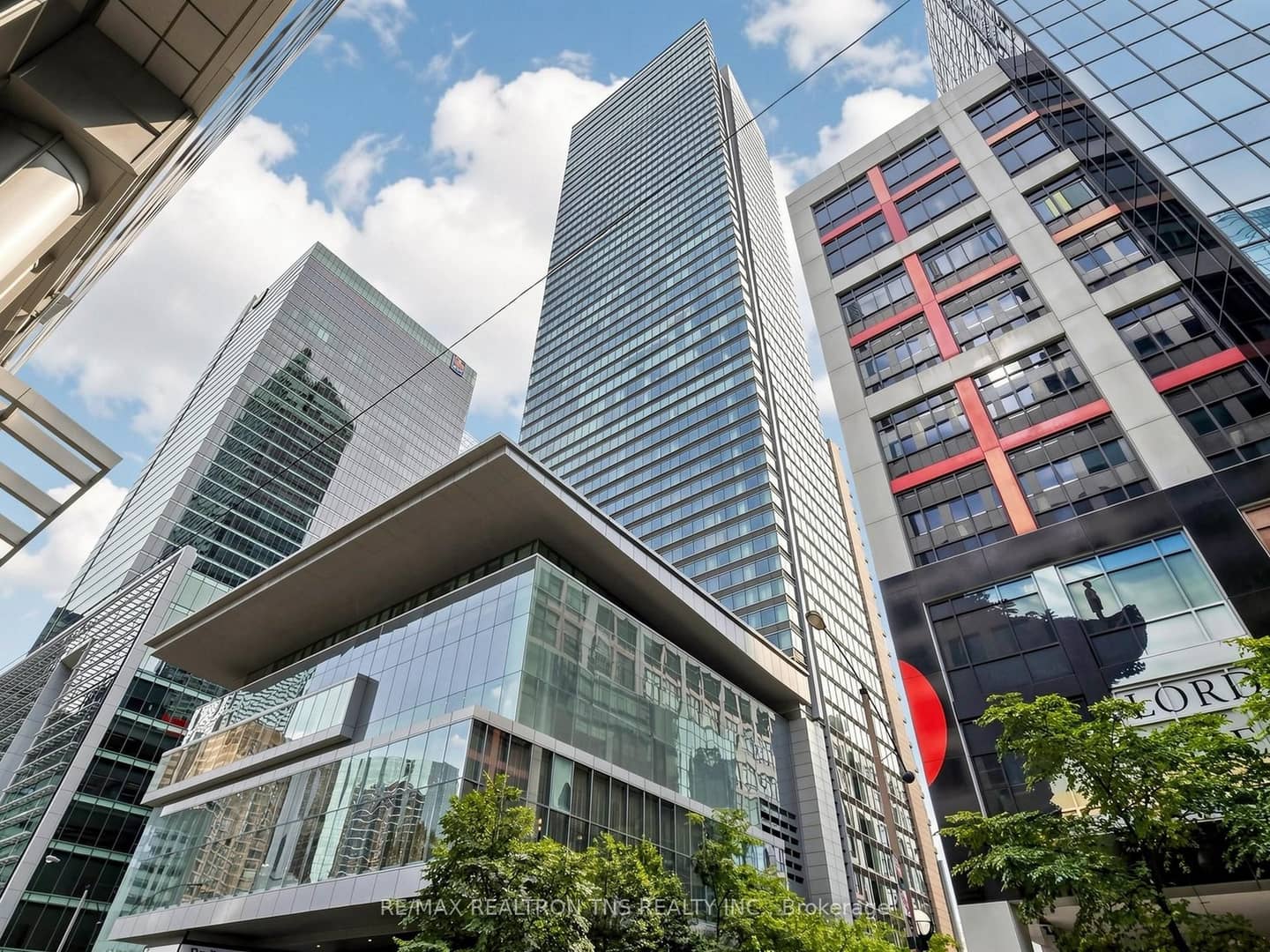 183 Wellington Street W 3803, Toronto, ON M5V 0A1