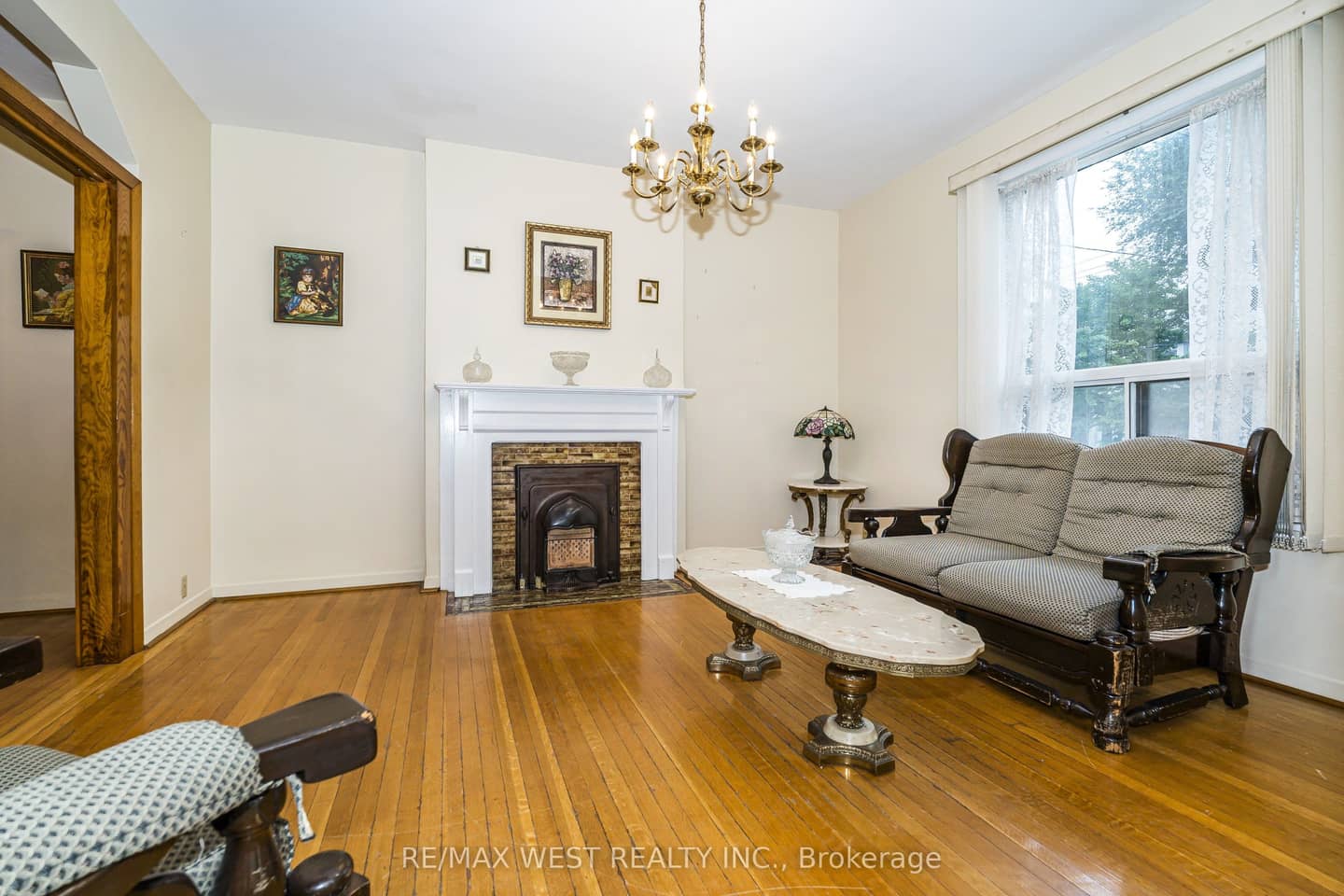 257 Delaware Avenue, Toronto, ON M6H 2T7