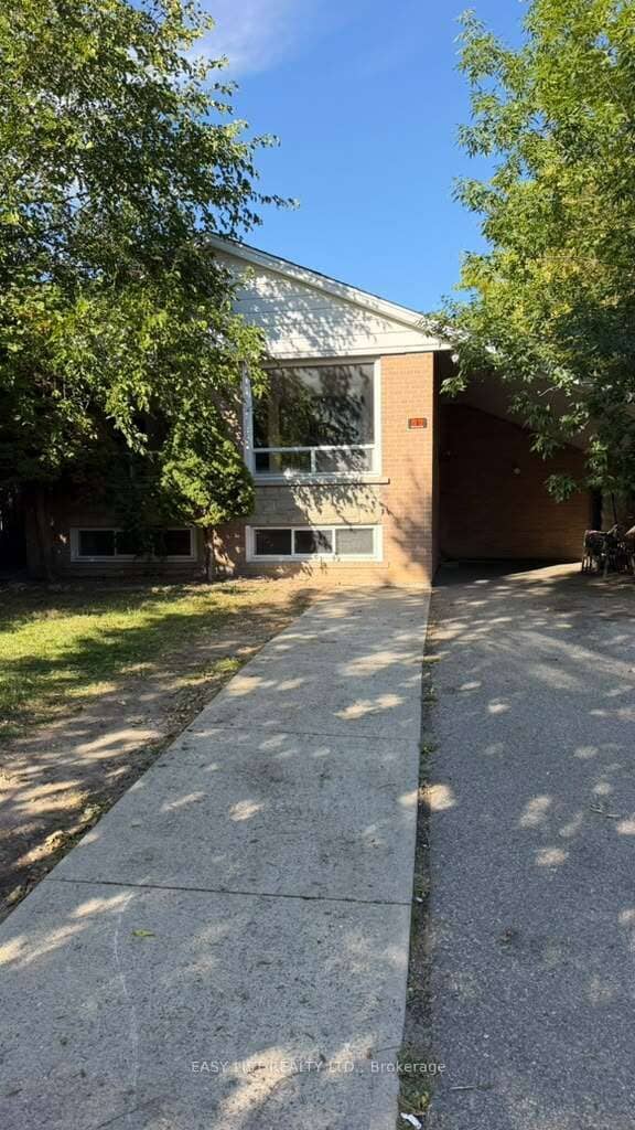 22 Foxcote Crescent, Toronto, ON M9C 4B8