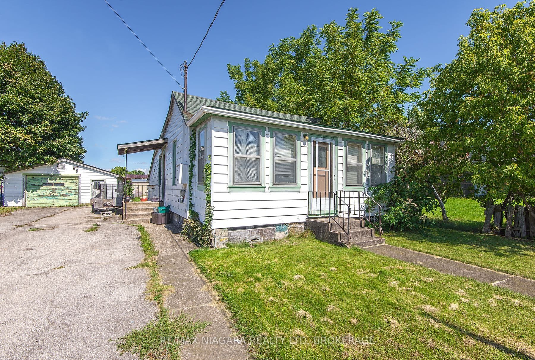 220 Fraser Street, Port Colborne, ON L3K 1E7