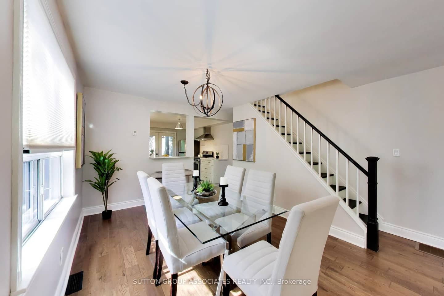 4 Bellhaven Road, Toronto, ON M4L 3J5