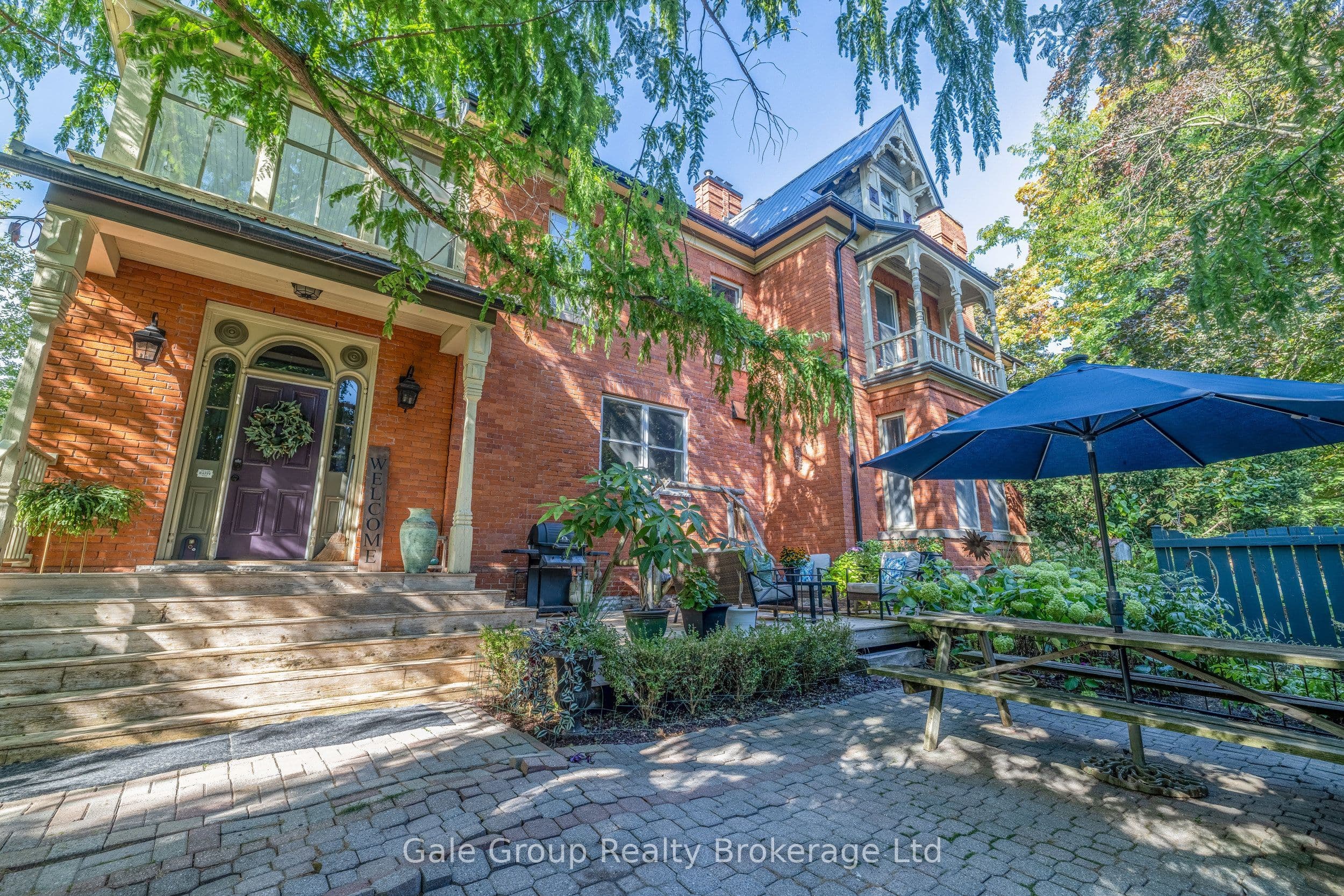 105 Vansittart Avenue, Woodstock, ON N4S 6E5