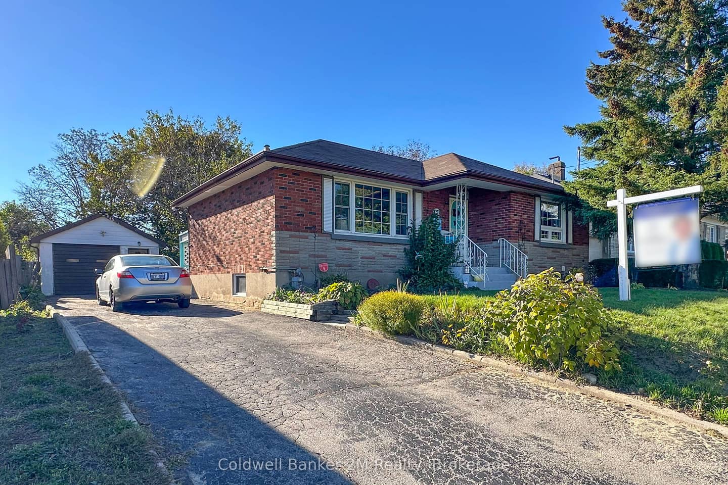 64 Harris Avenue, Oshawa, ON L1J 5K7