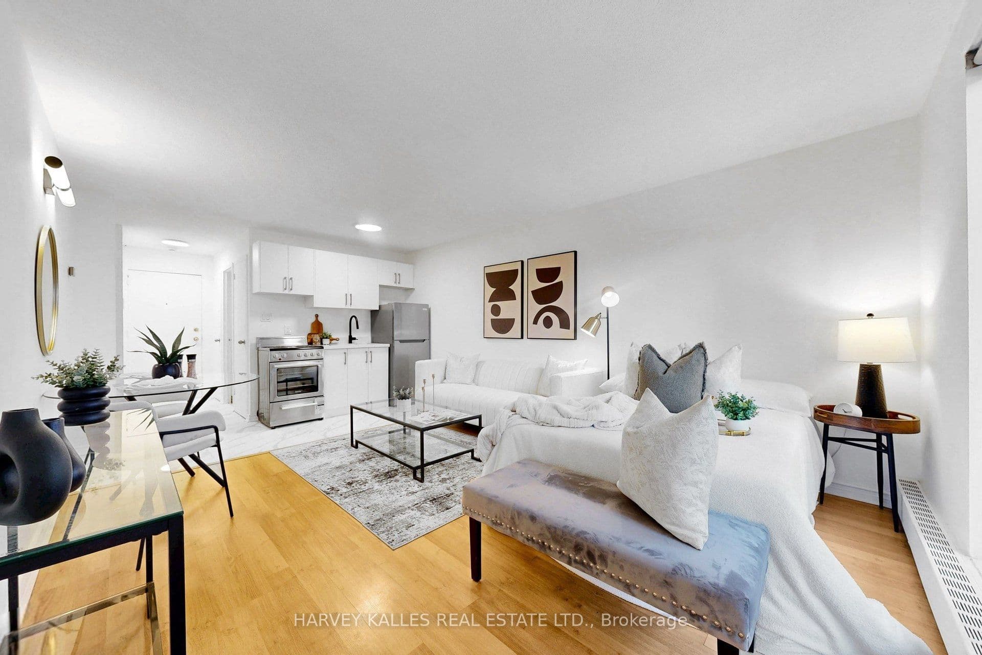 123 Woobine Avenue 315, Toronto, ON M4L 3V8