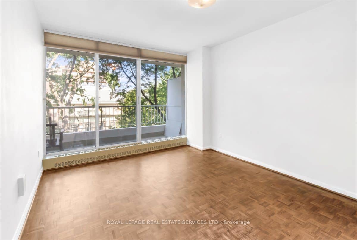 190 St George Street 501, Toronto, ON M5R 2N4
