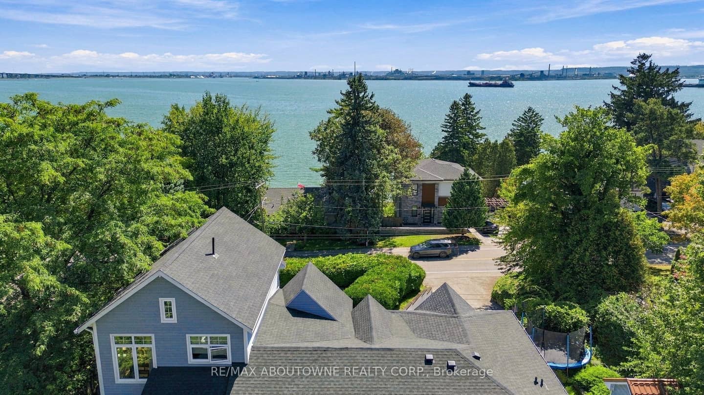 293 North Shore Boulevard E, Burlington, ON L7T 1W8
