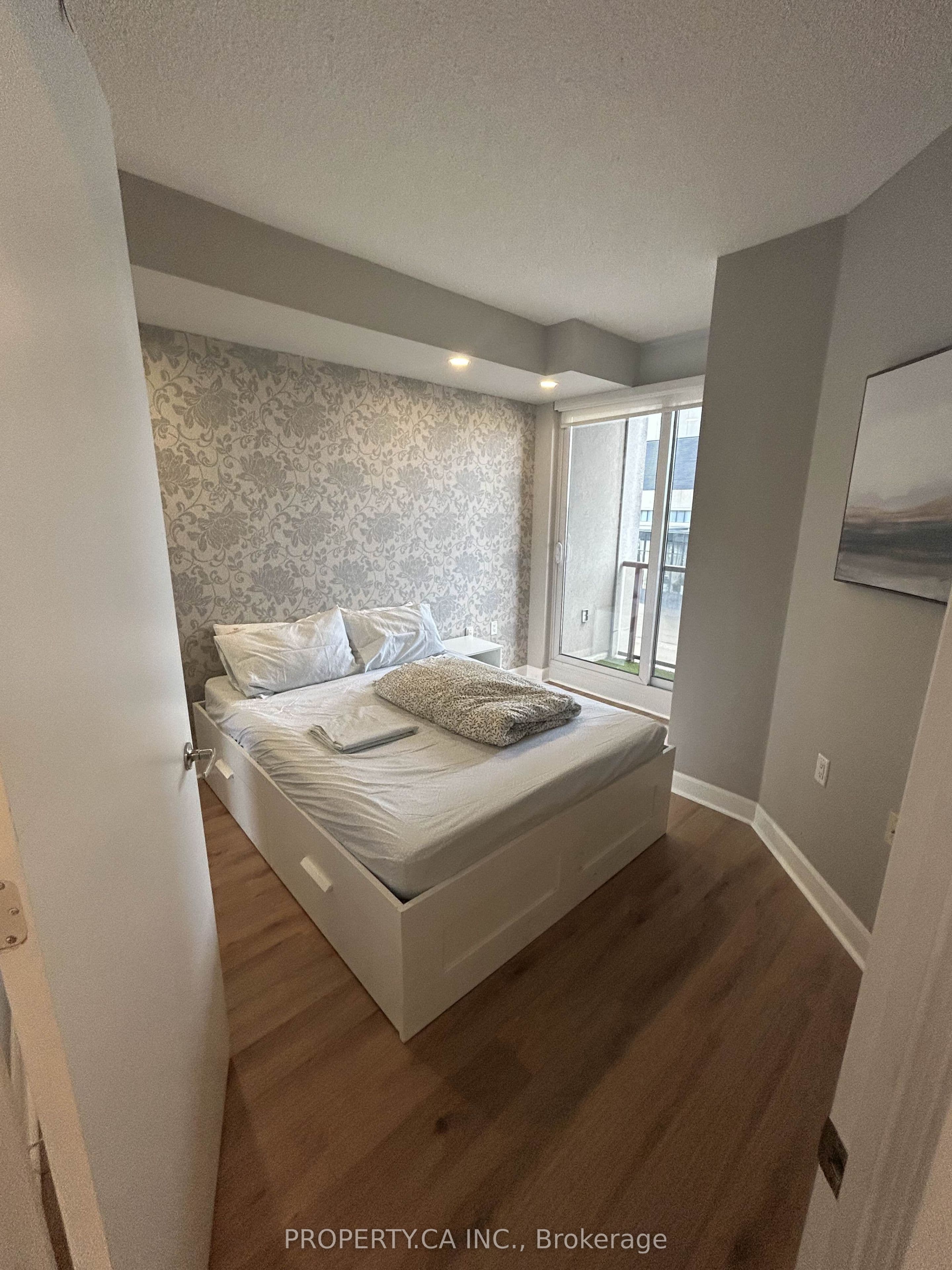 85 Bloor Street E 1503, Toronto, ON M4W 3Y1