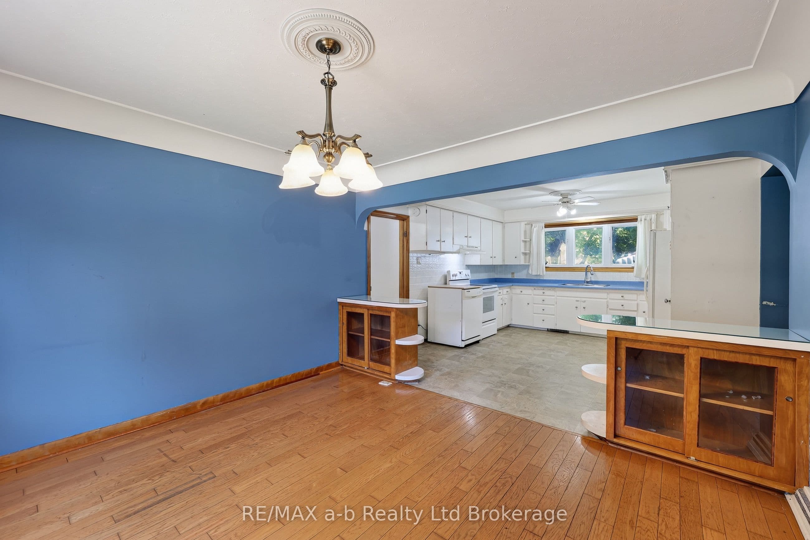 58 Victoria Street, Tillsonburg, ON N4G 3Z7