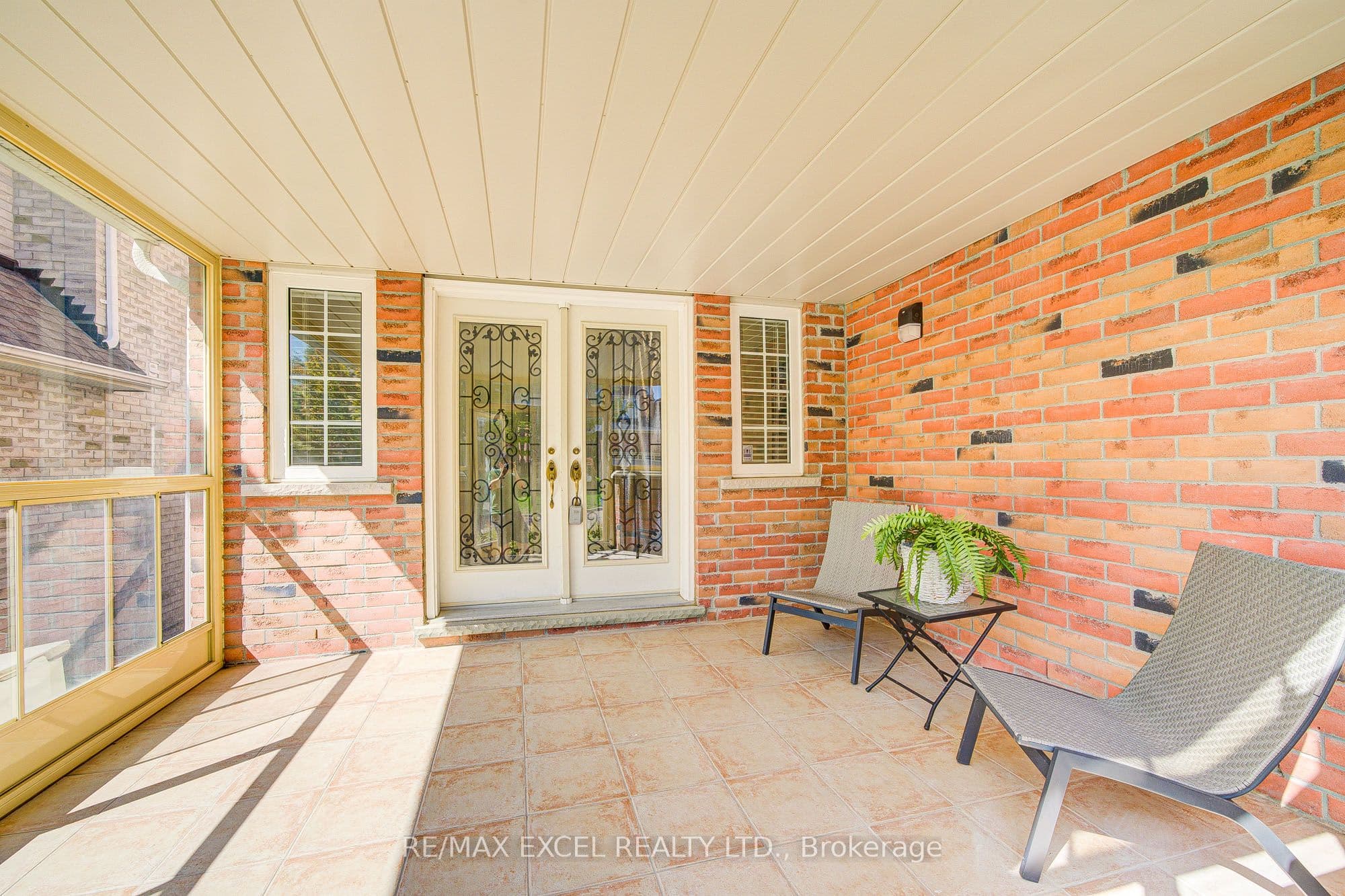 8 Hollylane Drive, Markham, ON L6C 2K1