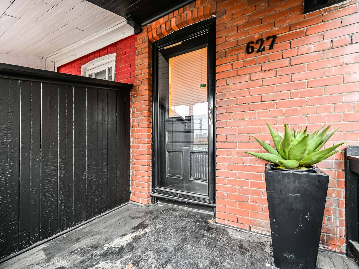 627 Dupont Street, Toronto, ON M6G 1Z3