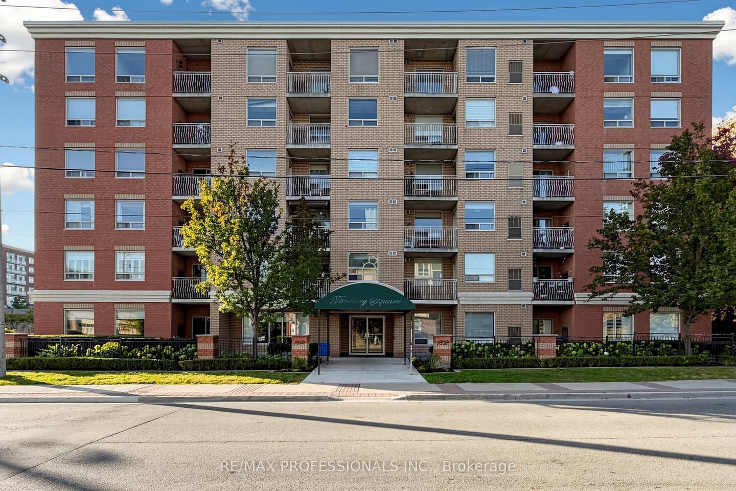 32 Tannery Street 205, Mississauga, ON L5M 6T6