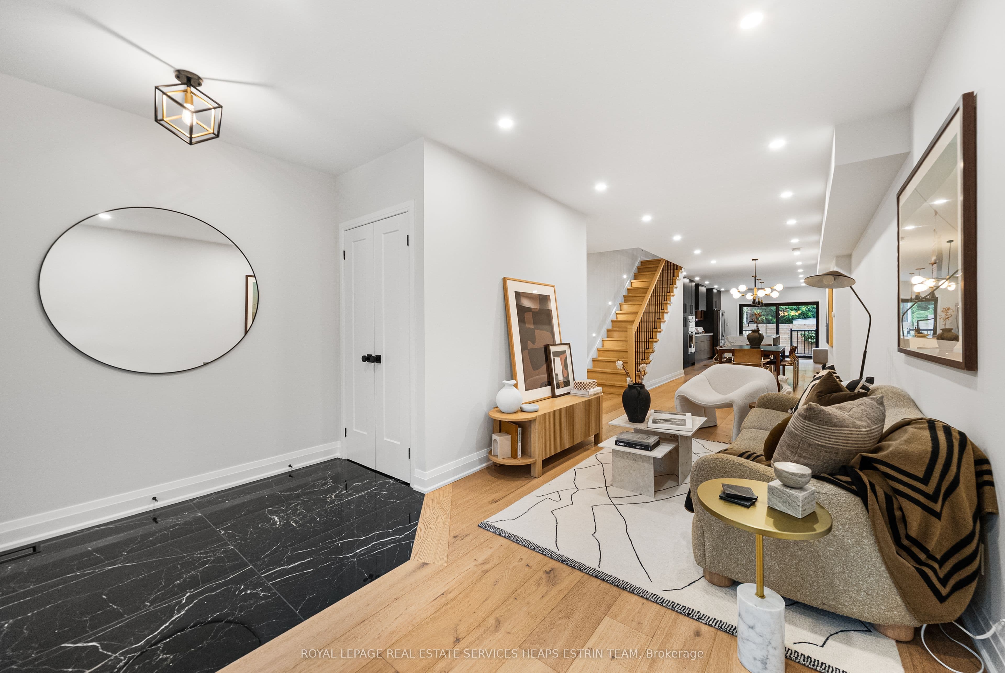 247A Lippincott Street, Toronto, ON M5S 2P4