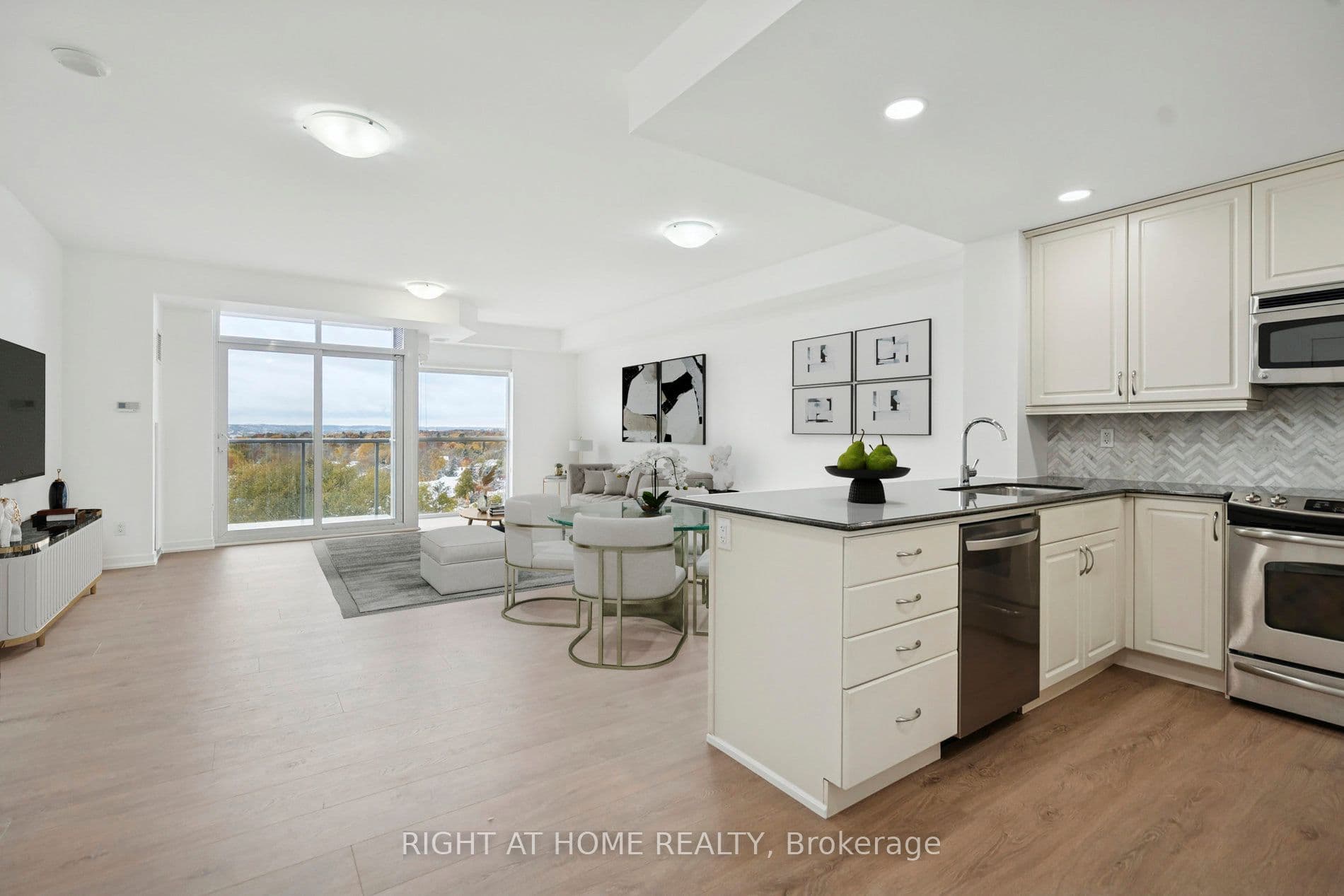 551 Maple Avenue 1002, Burlington, ON L7S 1M7