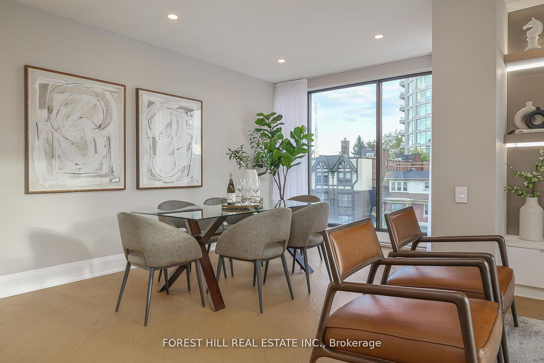 342 Spadina Road 301, Toronto, ON M5P 2V4