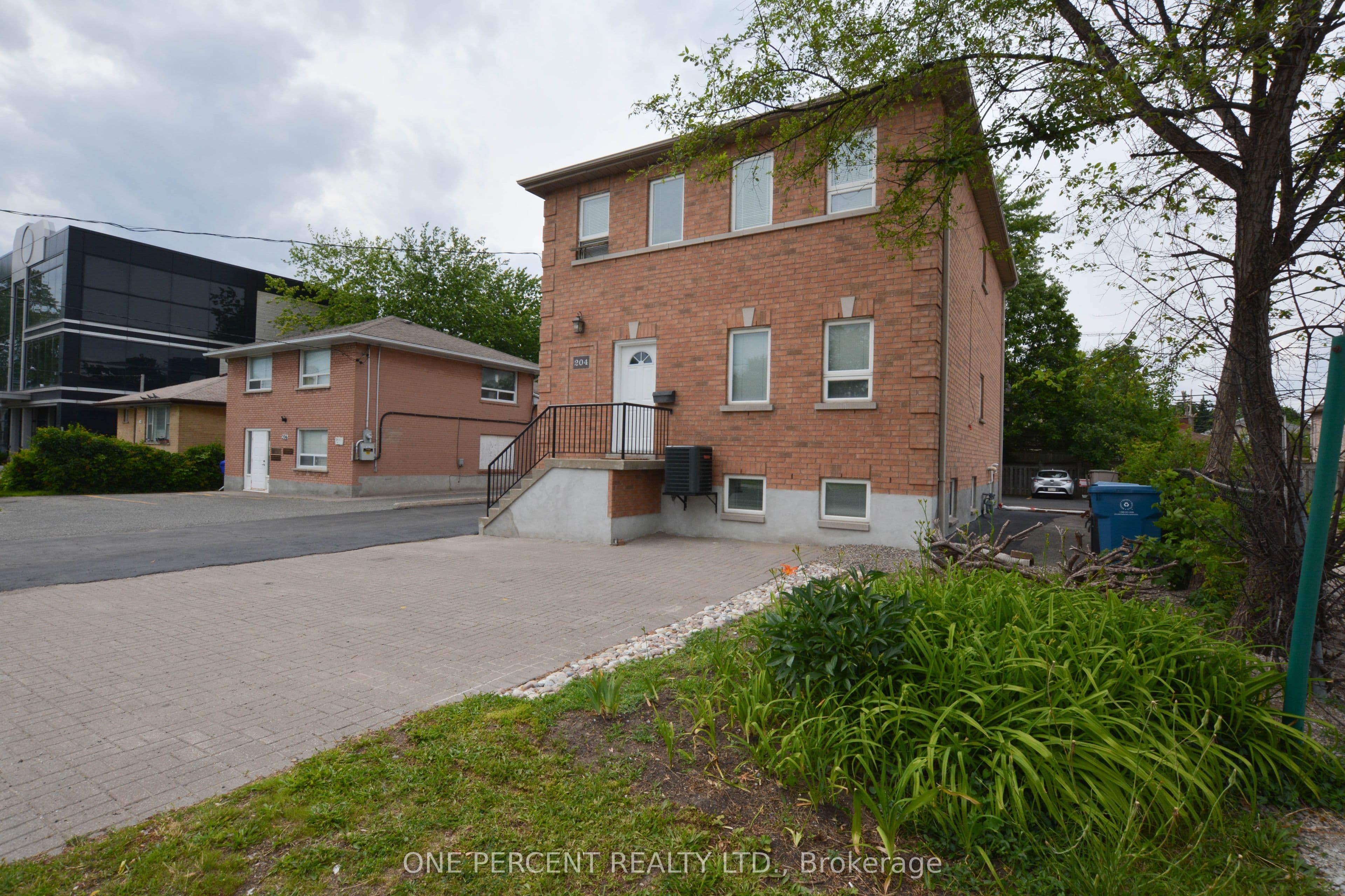 204 Sheppard Avenue W, Toronto, ON M2N 1N1