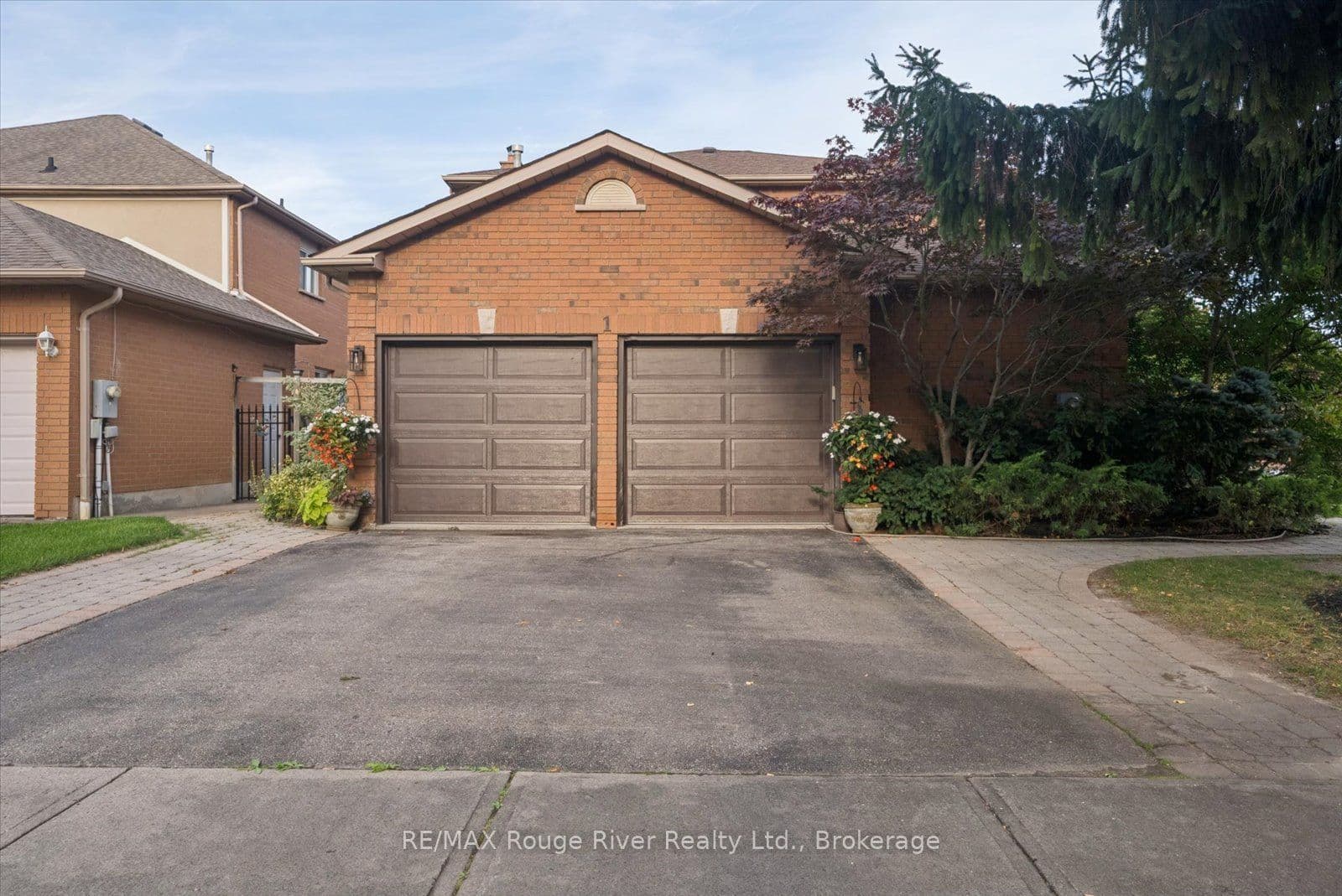 1 Gowan Drive, Whitby, ON L1P 1L5