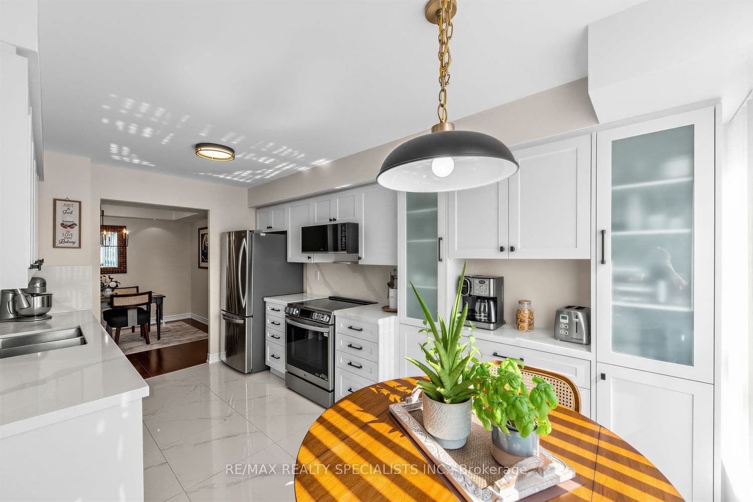 2585 Erin Centre Boulevard 1005, Mississauga, ON L5M 6Z7