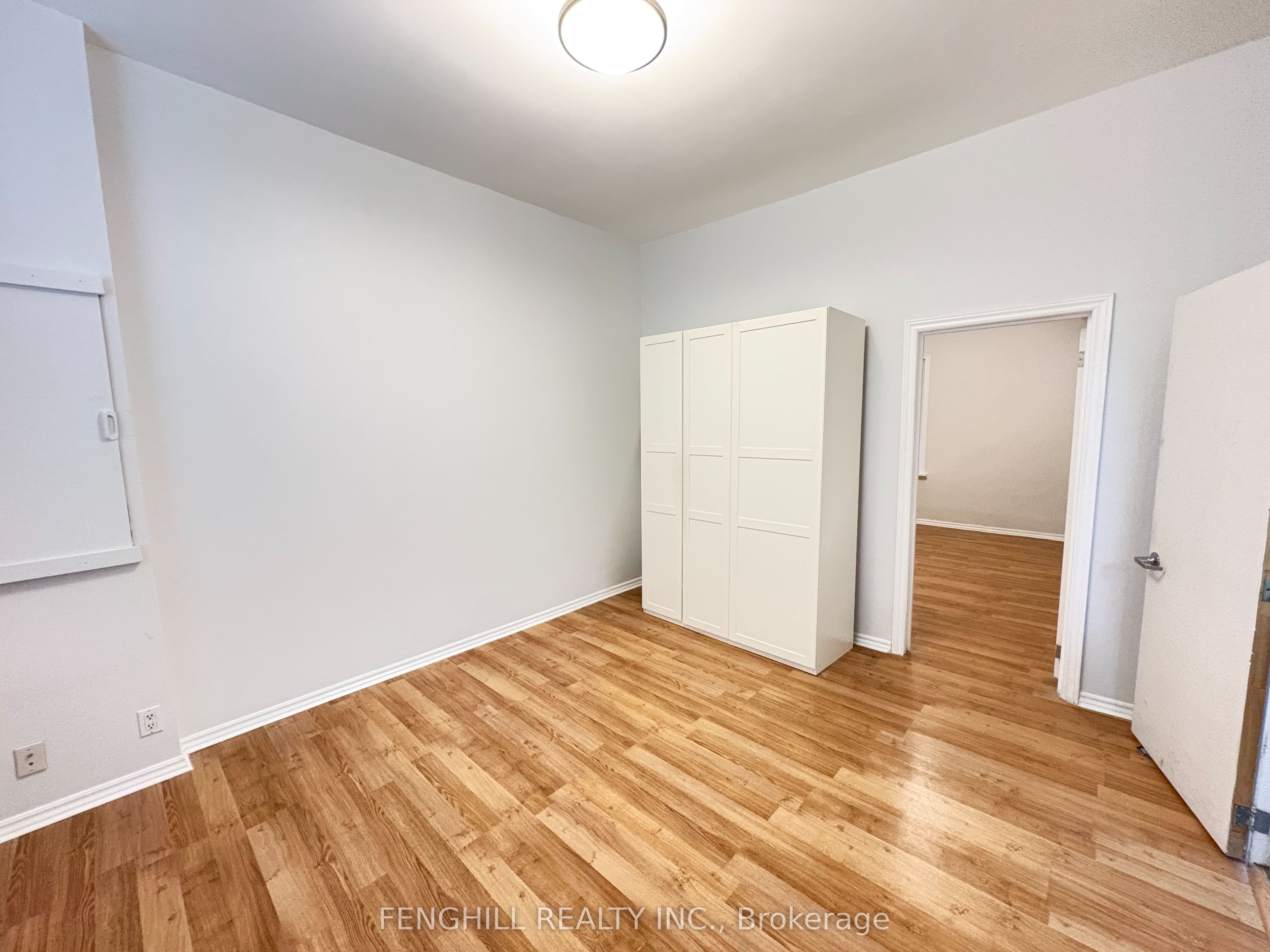 270 Clinton (Main Level) Street, Toronto, ON M6G 2Y6