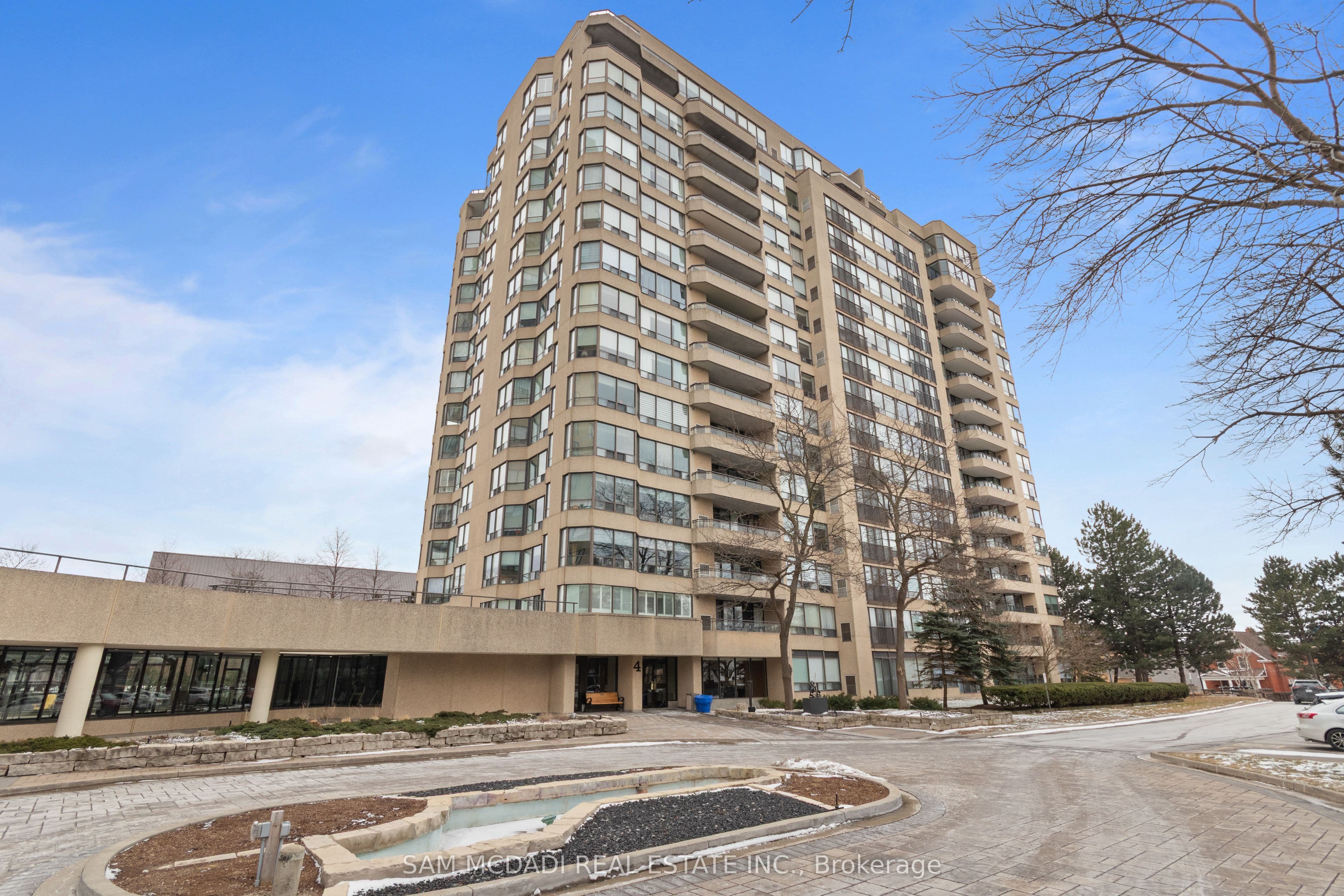 4 Willow Street 807, Waterloo, ON N2J 1V5