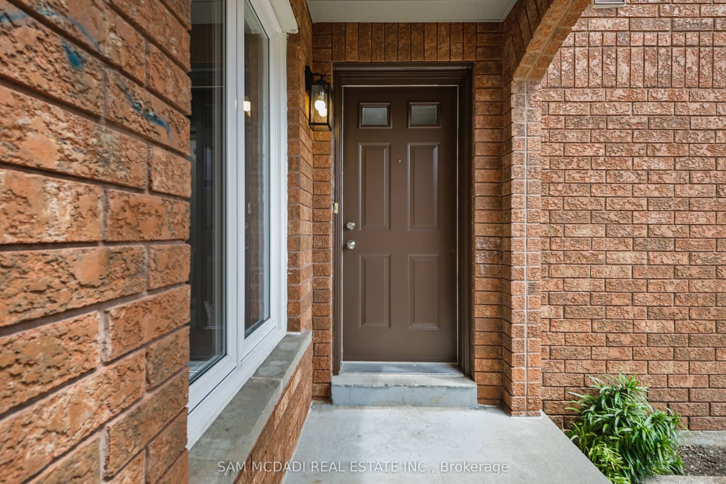 3847 Densbury Drive, Mississauga, ON L5N 6Z3