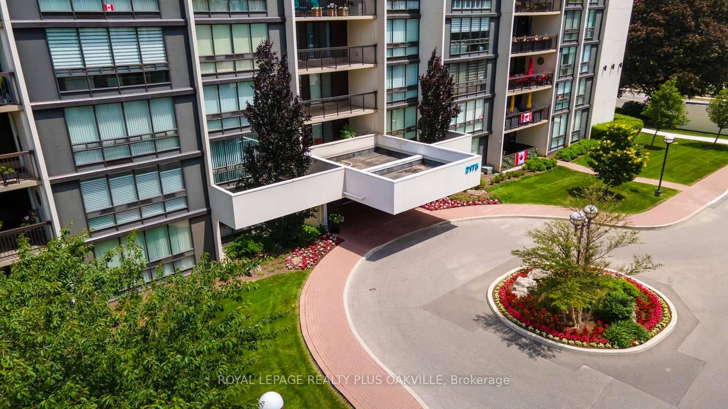 2175 Marine Drive 102, Oakville, ON L6L 5L5