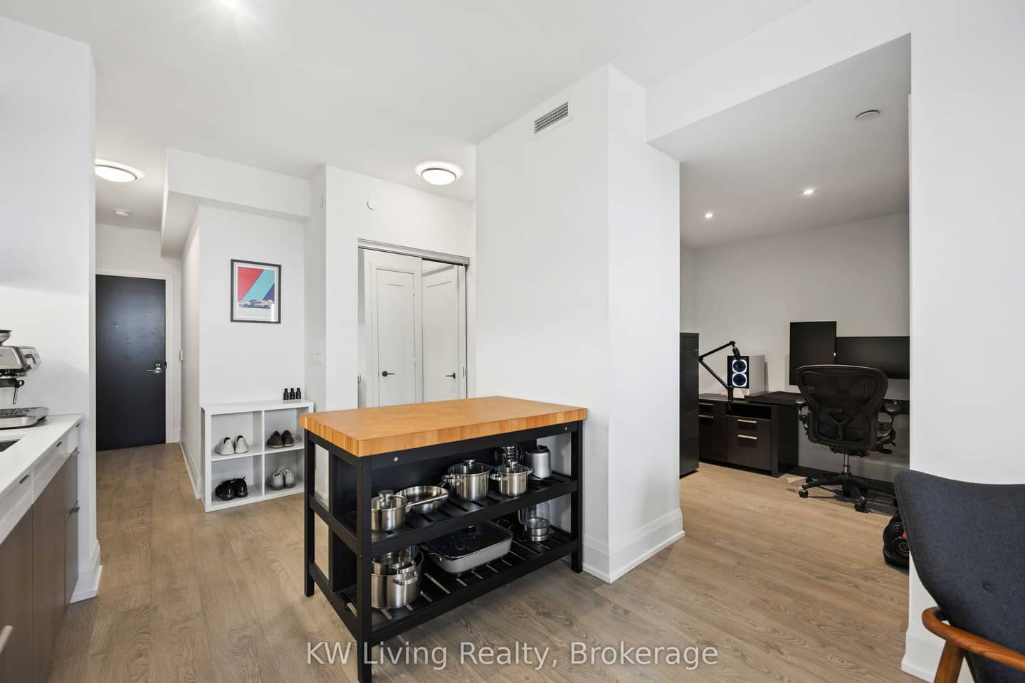 101 Erskine Avenue 1703, Toronto, ON M4P 0C5