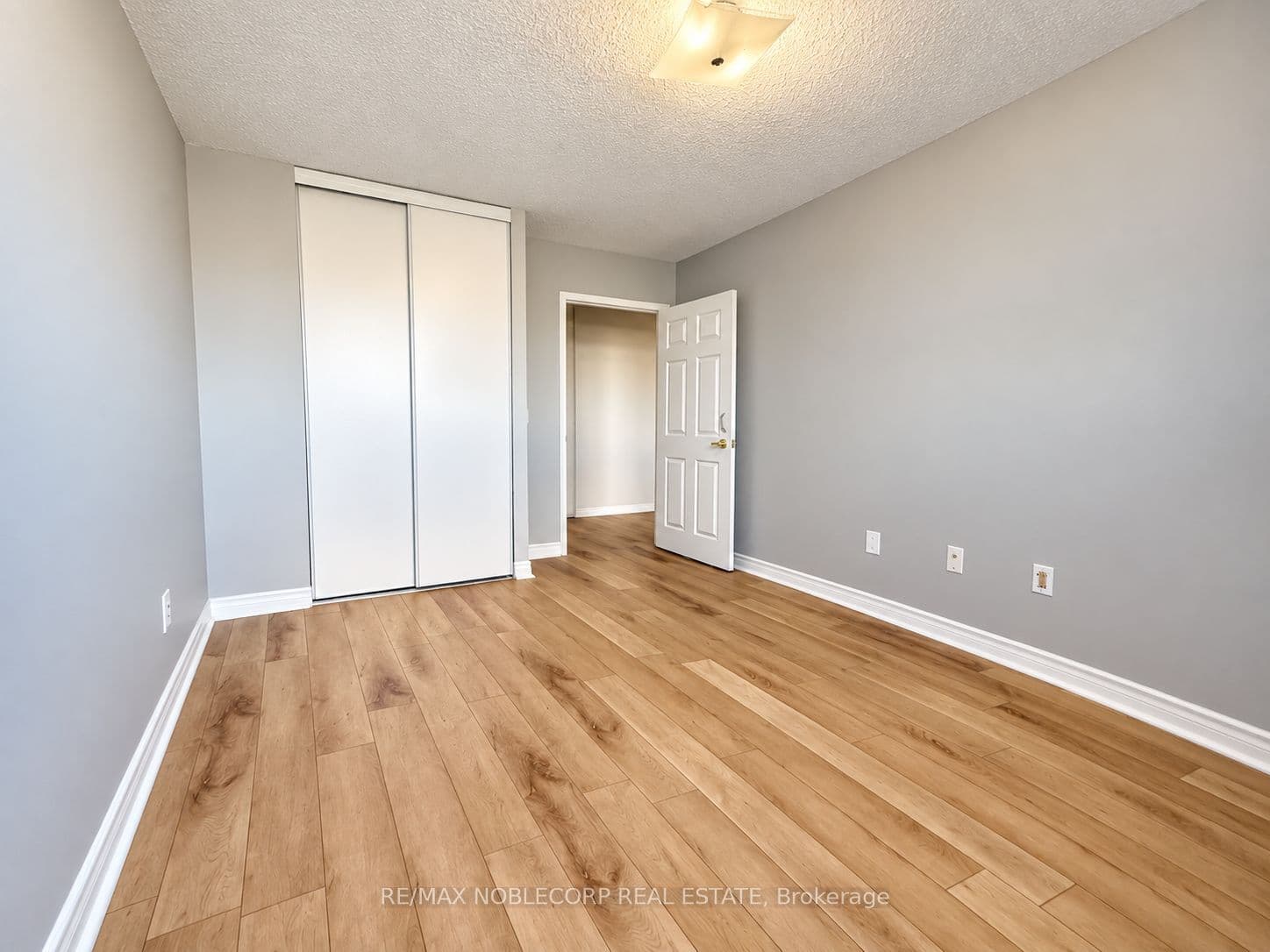 200 Lotherton Parkway 507, Toronto, ON M6B 2G9