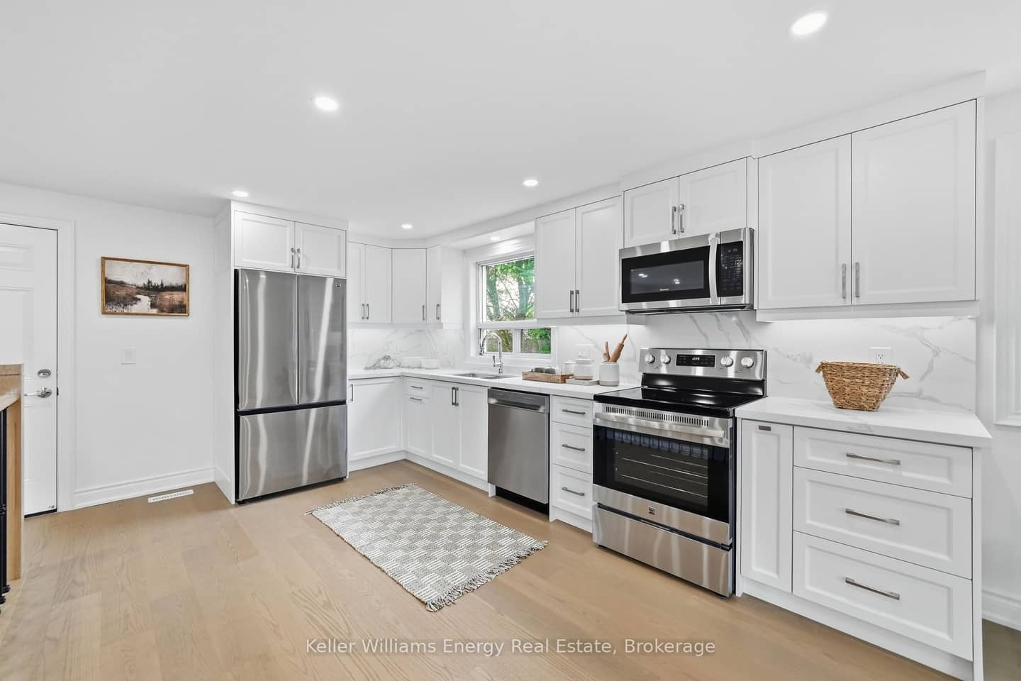 54 Eastlawn Street, Oshawa, ON L1H 7J8