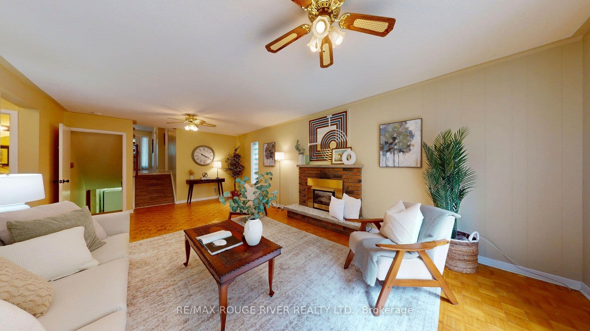 33 Pepper Tree Drive, Toronto, ON M1C 1Y5