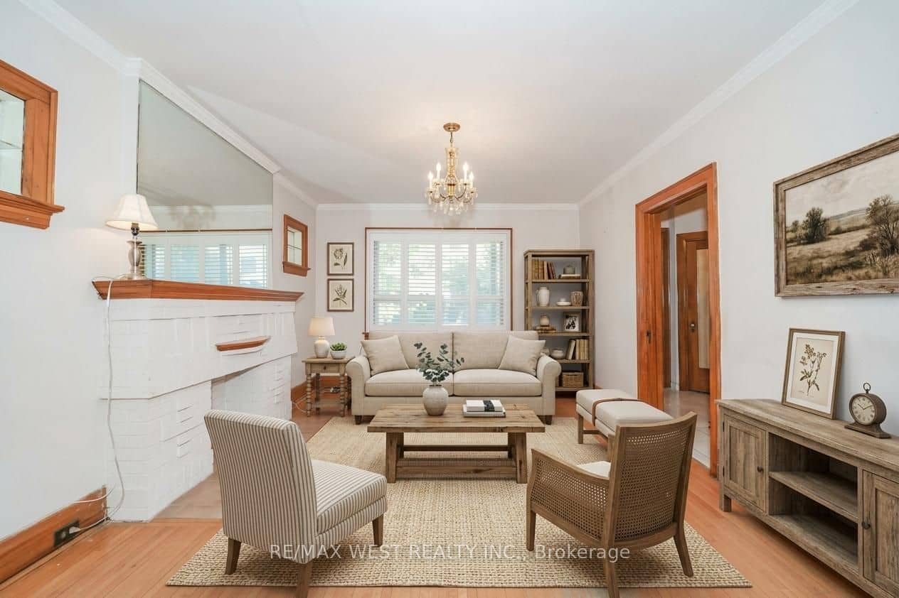 348 Glenholme Avenue, Toronto, ON M6E 3E5