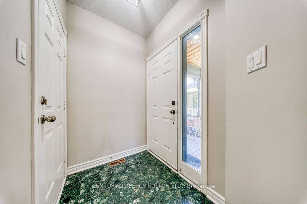 5522 Holbrook Road, Mississauga, ON L5M 5G4