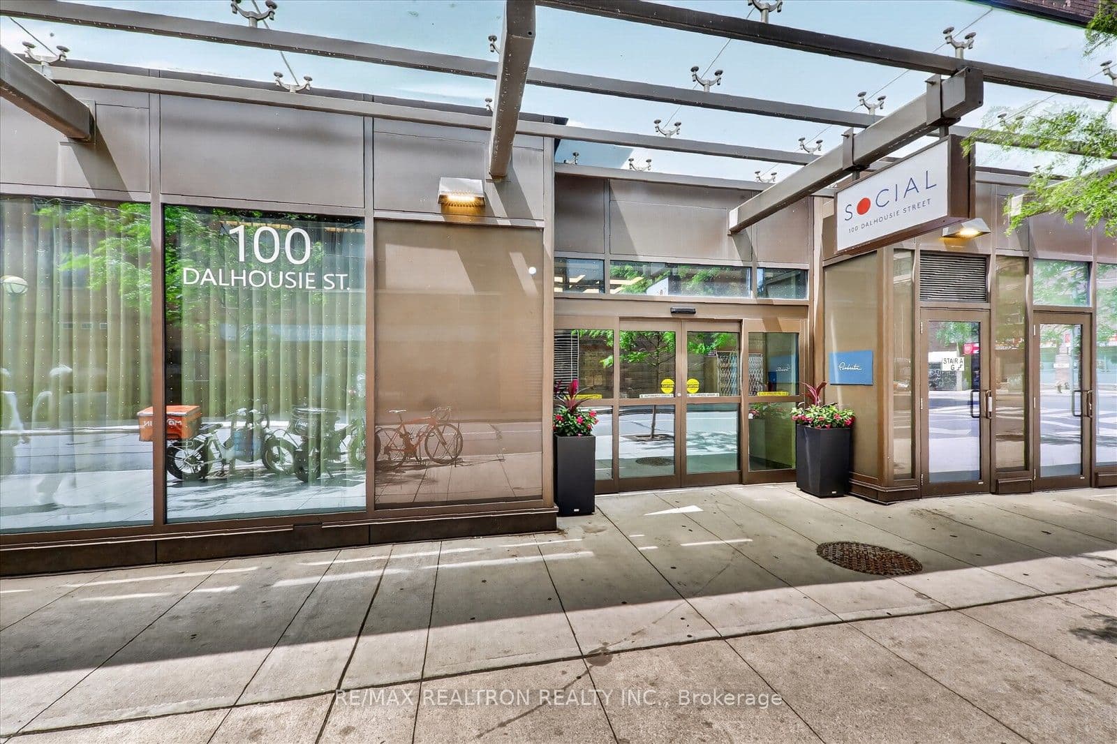 100 Dalhousie Street 3312, Toronto, ON M5B 0C7