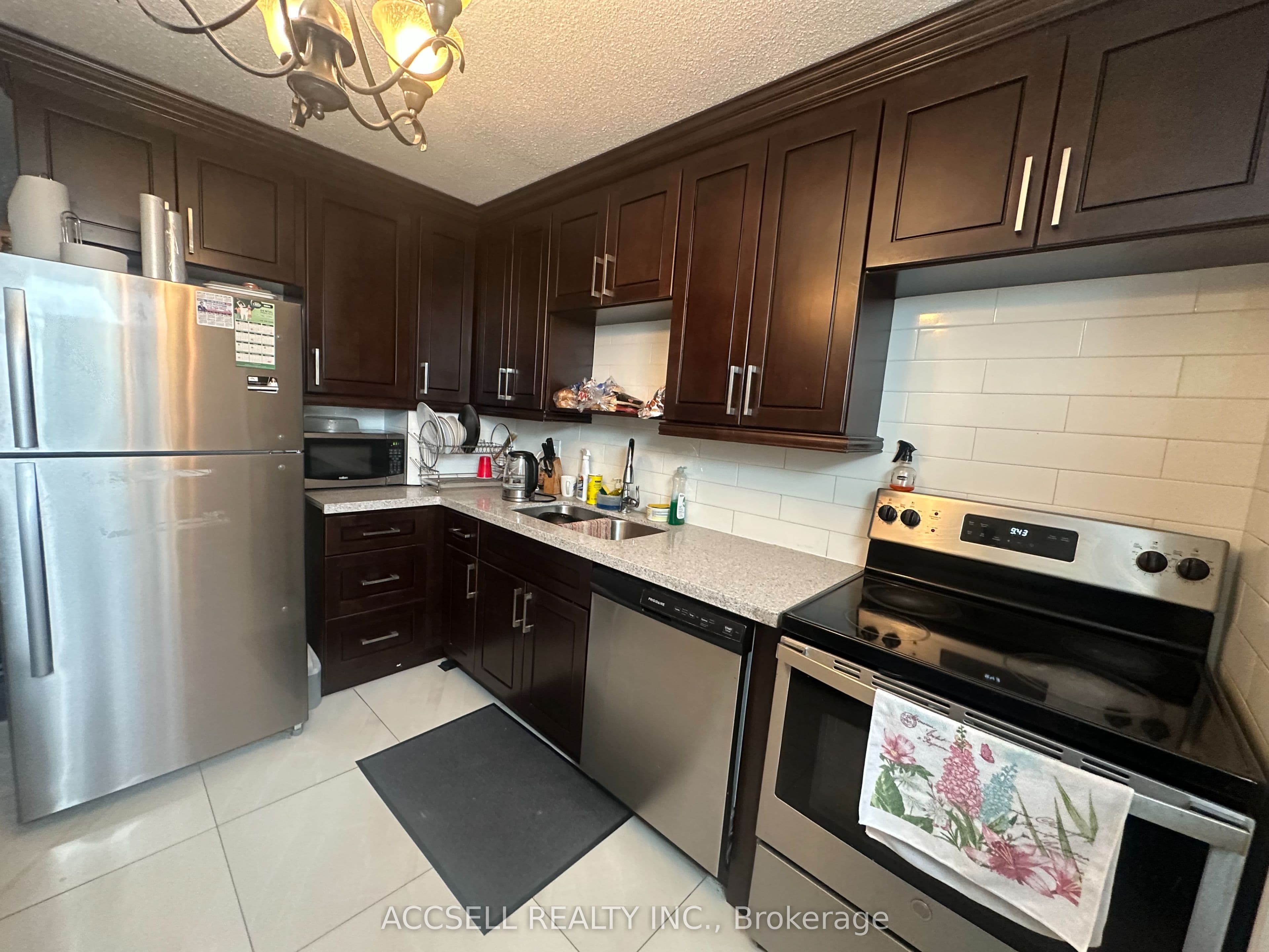 100 Wingarden Court 1109, Toronto, ON M1B 2P4