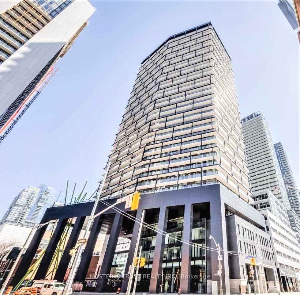 125 Peter Street 809, Toronto, ON M5V 0M2